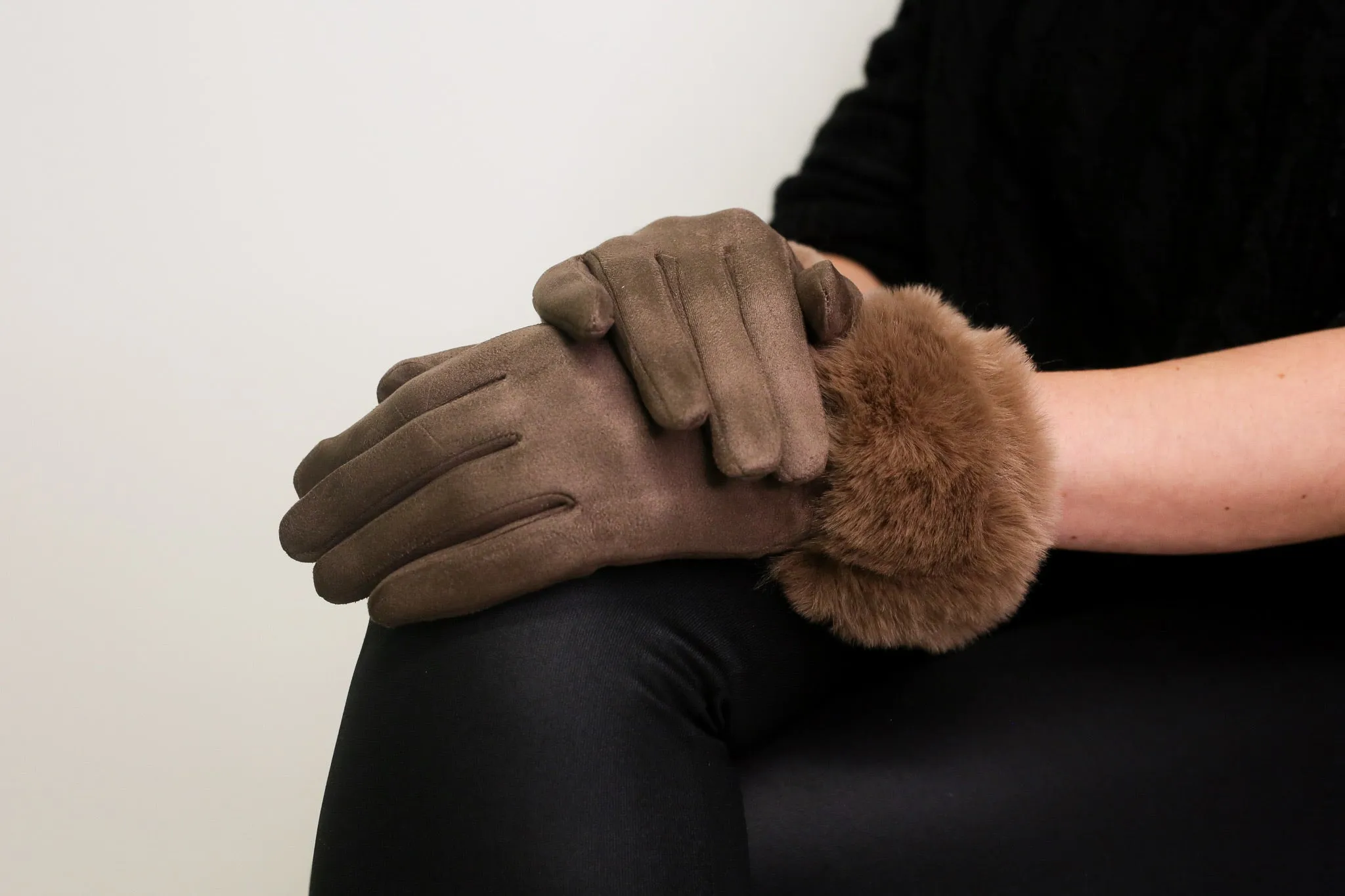 Faux Fur Gloves - Chocolate