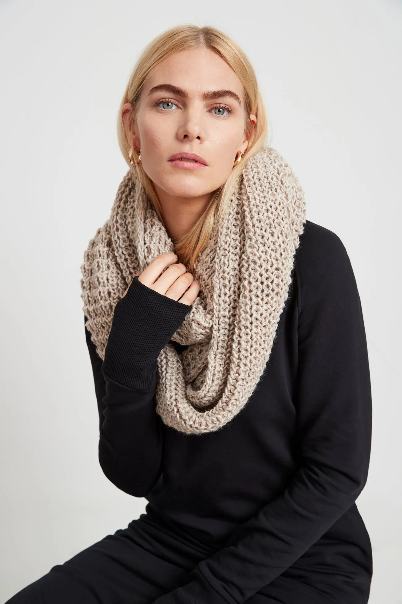 Stylish London-Themed Infinity Scarf - Unisex