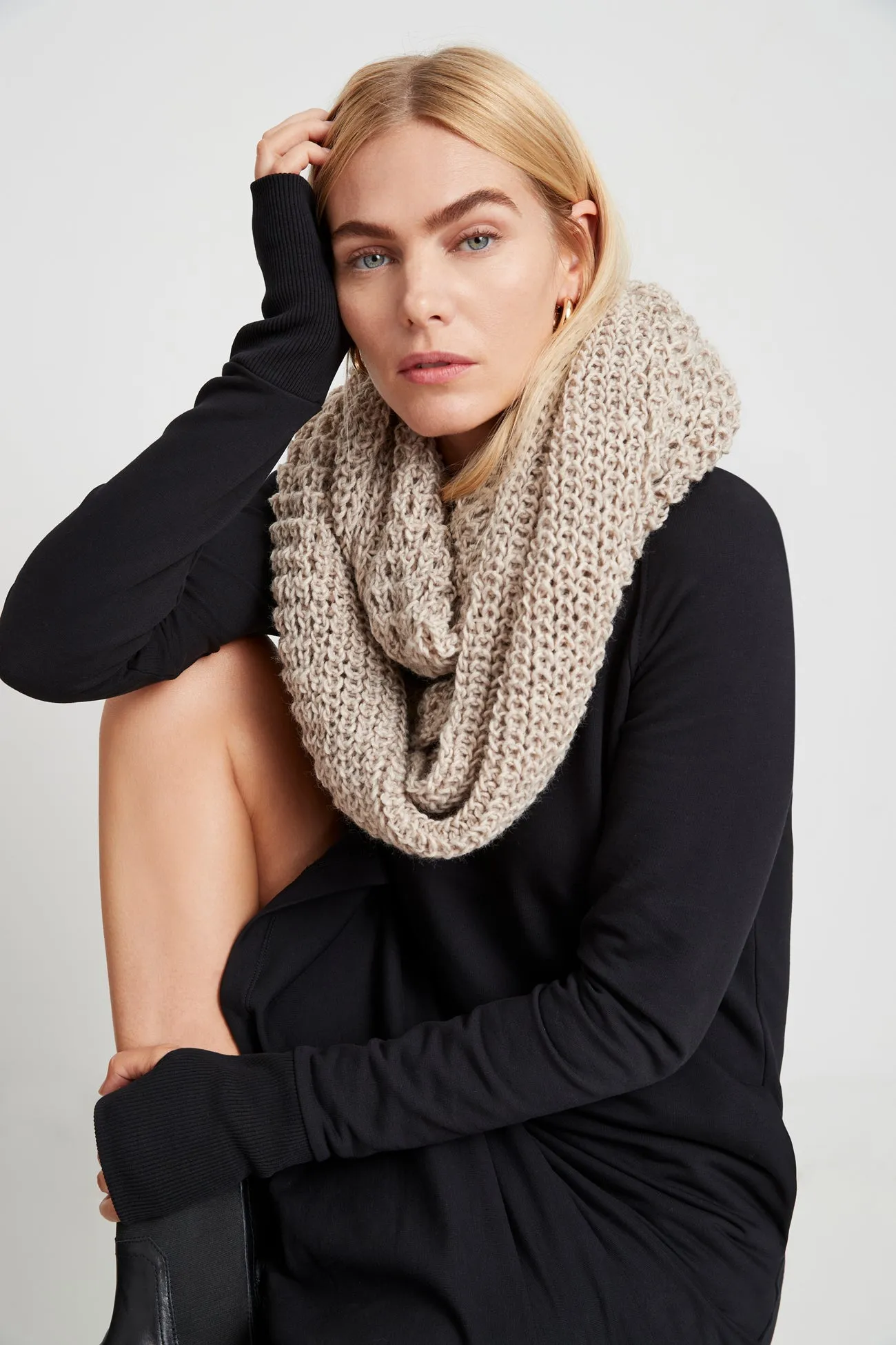 Stylish London-Themed Infinity Scarf - Unisex