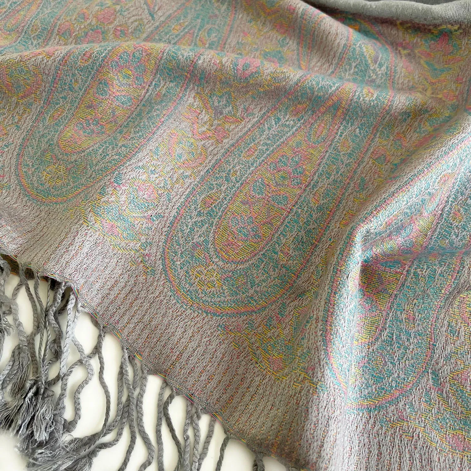 PAISLEY PRINT SILVER LIGHTWEIGHT PASHMINA SHAWL SCARF